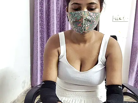 Snapshot of samosa73 chatting on 10-05-25, 09:33 samosa73 online show from 10-05-25, 09:33