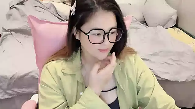 Snapshot of CE-A699 chatting on 03-22-26, 04:05 CE-A699 online show from 03-22-26, 04:05