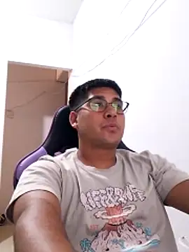 estudiante69 online show from 02-17-26, 04:37