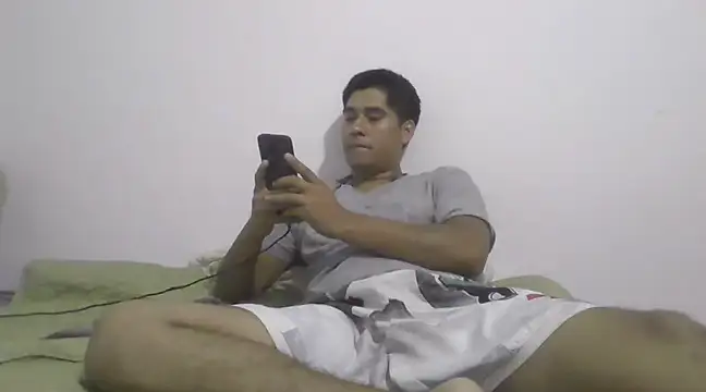 estudiante69 online show from 02-24-25, 12:20