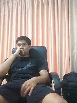 estudiante69 online show from 12-11-24, 11:21