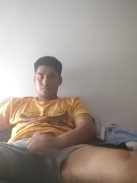 estudiante69 online show from 12-31-24, 04:38