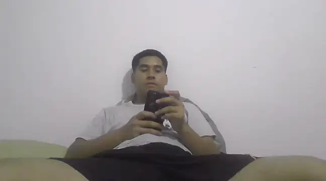 estudiante69 online show from 02-06-25, 01:27