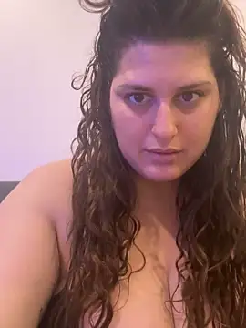 delinadelray online show from 12-26-24, 08:18