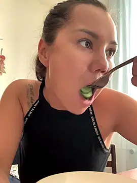 MiraMiss online show from 10-16-25, 08:11