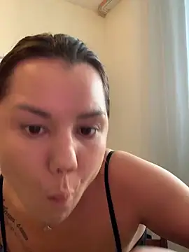 MiraMiss online show from 10-30-25, 10:13