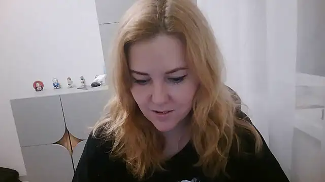 Snapshot of Lorri_Adelle chatting on 12-30-24, 12:20 Lorri Adelle online show from 12-30-24, 12:20