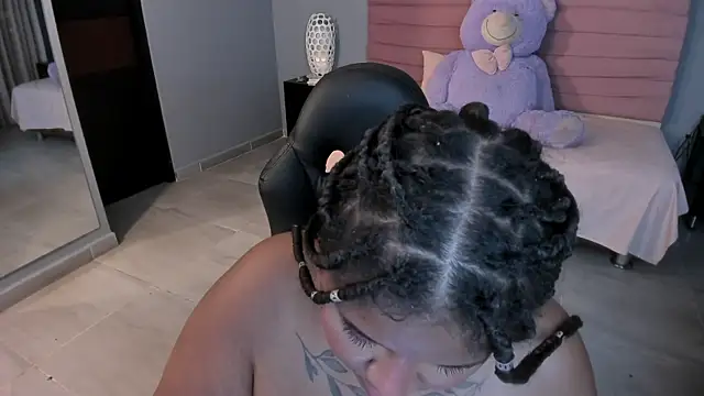 Snapshot of RAVENDIPAUL chatting on 09-30-25, 11:55 RAVENDIPAUL online show from 09-30-25, 11:55