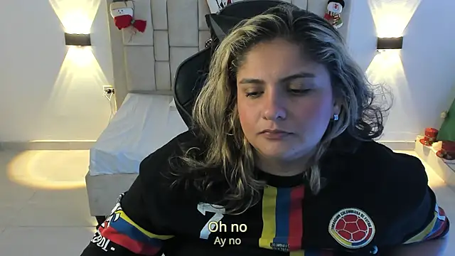 Sienna Jones online show from 12-18-24, 11:51