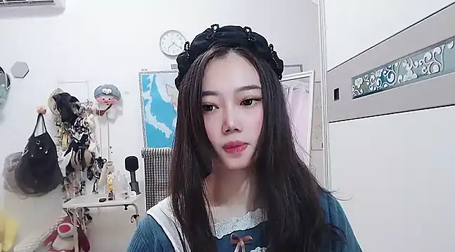 Cherie-xinxin01 online show from 12-04-24, 08:39