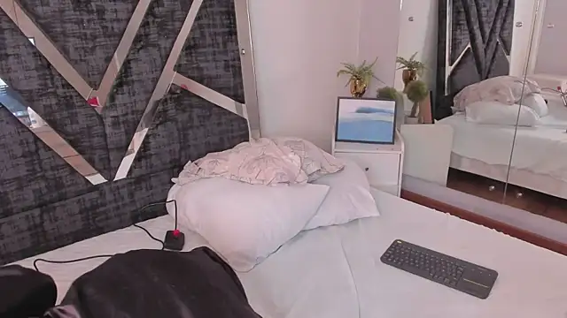 Snapshot of Jonness_Isa_ chatting on 02-08-26, 12:47 Jonness Isa online show from 02-08-26, 12:47