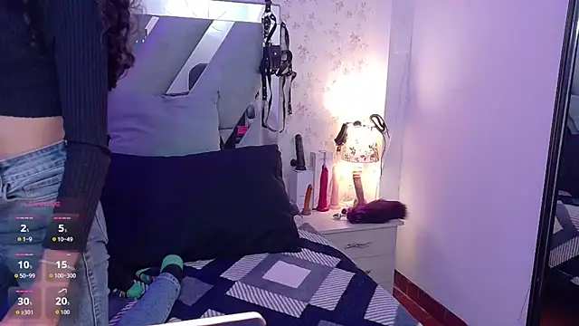 Queenjenn   online show from 02-25-26, 06:35