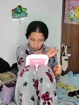 Queenjenn   online show from 05-17-26, 07:52