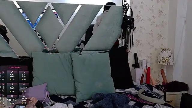 Queenjenn   online show from 03-03-26, 04:52