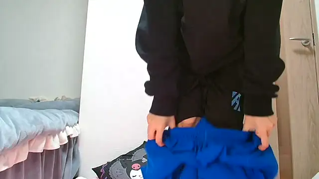 Snapshot of rei_0180 chatting on 02-22-25, 07:36 rei 0180 online show from 02-22-25, 07:36