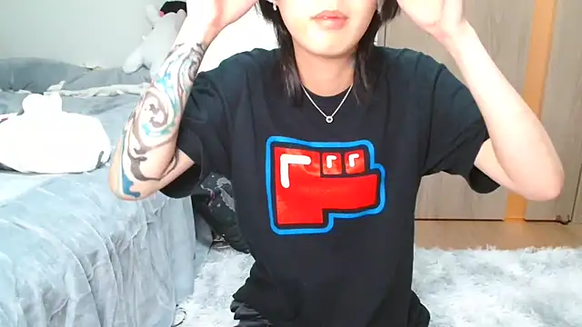 Snapshot of rei_0180 chatting on 12-05-24, 12:36 rei 0180 online show from 12-05-24, 12:36