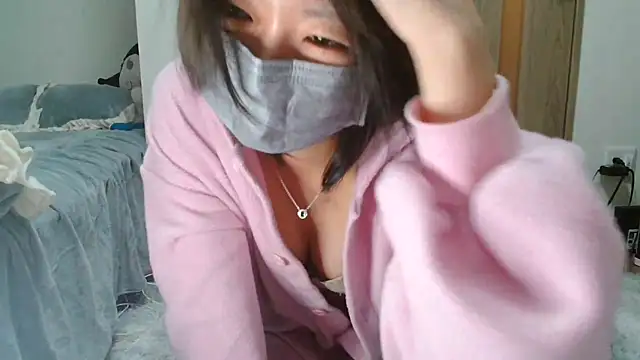 Snapshot of rei_0180 chatting on 12-15-24, 04:07 rei 0180 online show from 12-15-24, 04:07