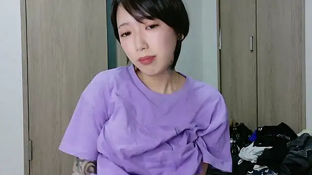 Snapshot of rei_0180 chatting on 09-16-25, 05:14 rei 0180 online show from 09-16-25, 05:14