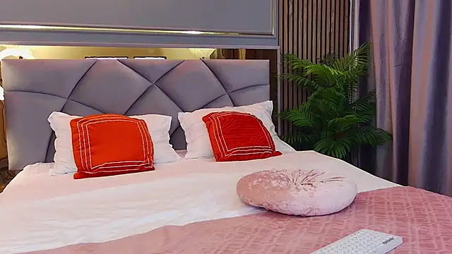 AvaCristal online show from 11-28-25, 07:47