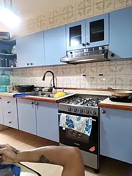 Alison fitness online show from 11-30-25, 02:51