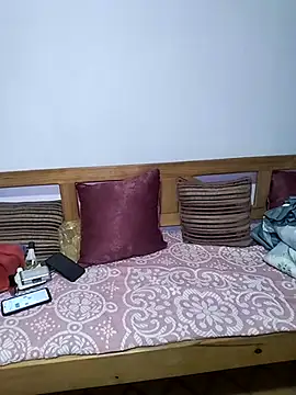 Alison fitness online show from 12-16-25, 01:43