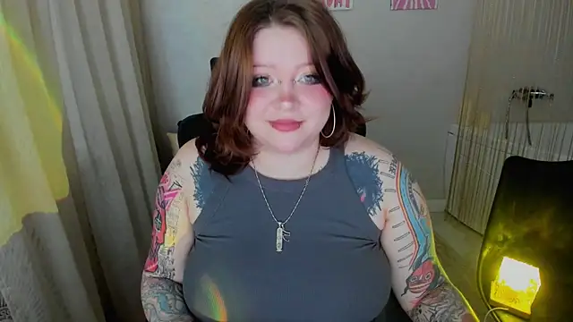 Snapshot of MoonLghte chatting on 02-28-26, 07:35 MoonLghte online show from 02-28-26, 07:35