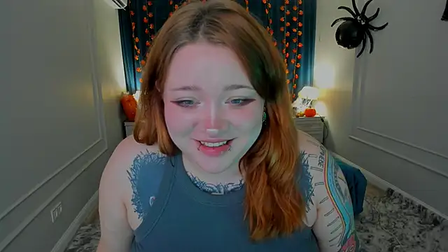 MoonLghte online show from 10-26-25, 07:47