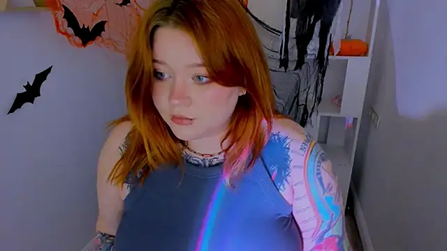 MoonLghte online show from 10-19-25, 07:49