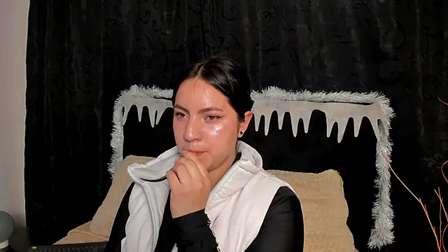 jenifer  power10 online show from 12-04-25, 07:35