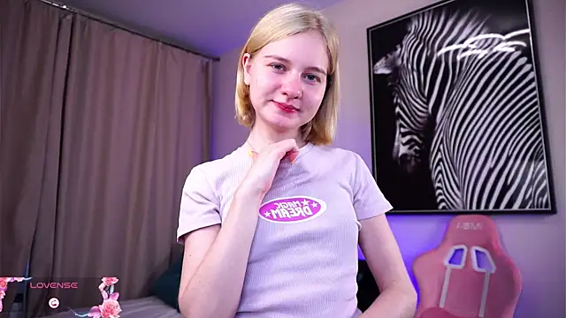 OdelinaFicken online show from 10-28-25, 05:50