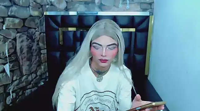 Luna and valery online show from 01-04-25, 08:16