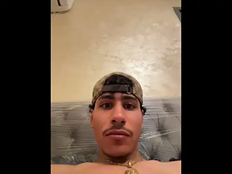 Snapshot of johnycash21 chatting on 07-05-26, 01:54 johnycash21 online show from 07-05-26, 01:54