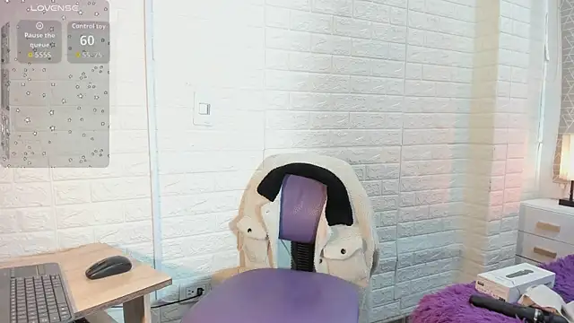 Snapshot of sweet_kitty0110 chatting on 10-24-25, 02:49 sweet kitty0110 online show from 10-24-25, 02:49