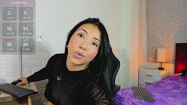 Snapshot of sweet_kitty0110 chatting on 12-15-25, 10:26 sweet kitty0110 online show from 12-15-25, 10:26