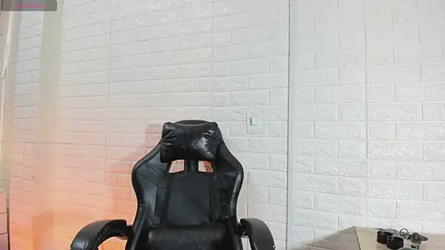 sweet kitty0110 online show from 03-14-26, 07:53