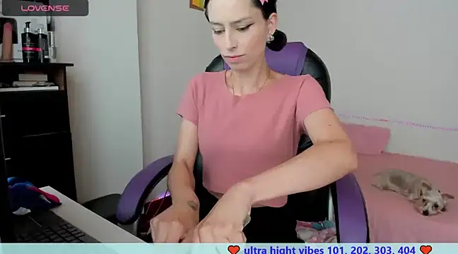 Snapshot of aiko_mori chatting on 12-12-24, 07:15 aiko mori online show from 12-12-24, 07:15