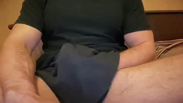 Snapshot of Mrbiceps23 chatting on 04-29-26, 08:26 Mrbiceps23 online show from 04-29-26, 08:26