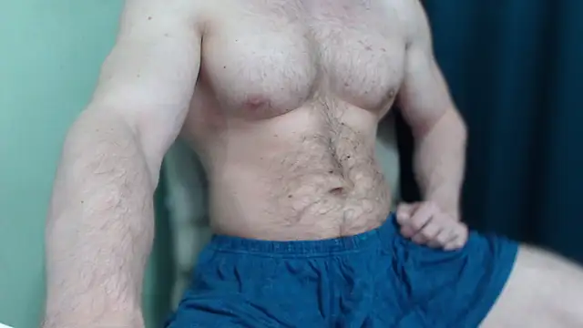 Snapshot of Mrbiceps23 chatting on 11-14-25, 05:27 Mrbiceps23 online show from 11-14-25, 05:27