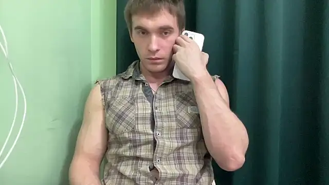 Snapshot of Mrbiceps23 chatting on 12-05-24, 06:17 Mrbiceps23 online show from 12-05-24, 06:17