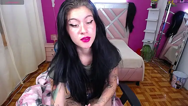 Snapshot of Kate_Laurence_ chatting on 02-24-25, 10:36 Kate Laurence online show from 02-24-25, 10:36