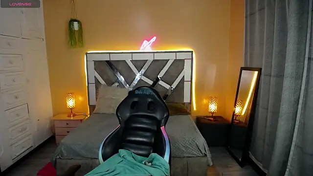 Snapshot of Kate_Laurence_ chatting on 01-03-25, 07:06 Kate Laurence online show from 01-03-25, 07:06