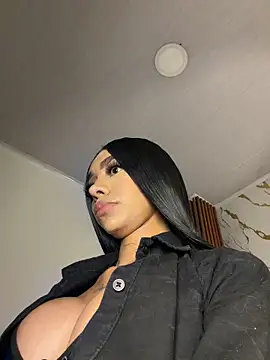 Tiffanny online show from 06-16-26, 07:14