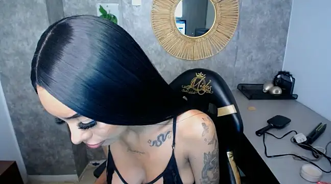 Tiffanny online show from 02-12-25, 03:49