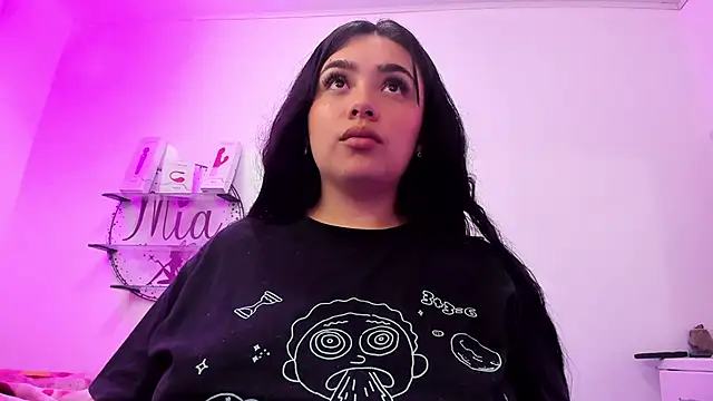 mia johns  online show from 01-10-26, 03:57