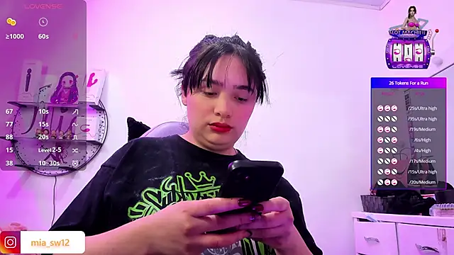 mia johns  online show from 11-29-25, 05:29