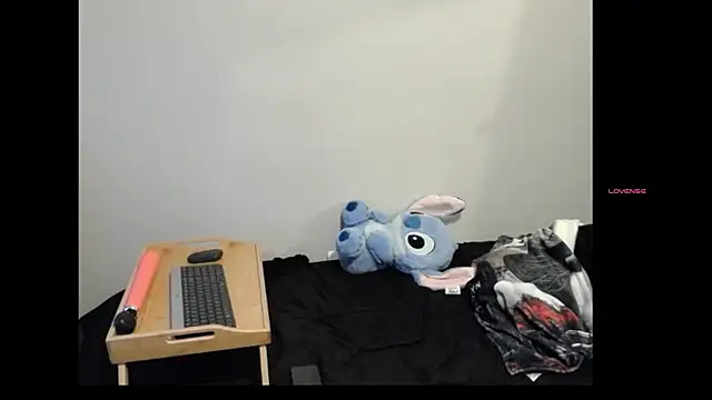 LilyFoxxx online show from 04-20-26, 05:43