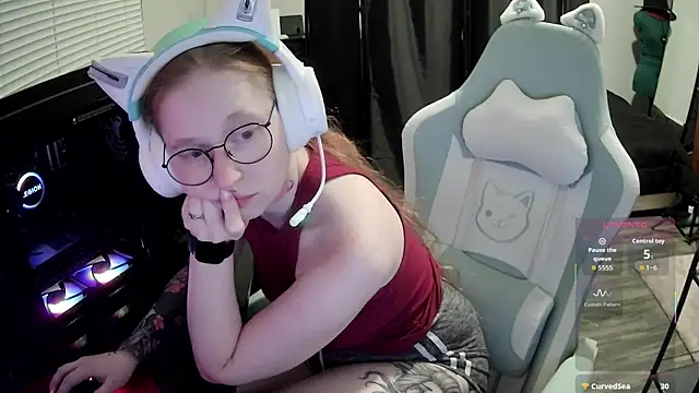 LilyFoxxx online show from 07-18-26, 05:16