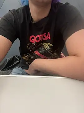 Snapshot of HornyTPup2 chatting on 02-25-26, 05:40 HornyTPup2 online show from 02-25-26, 05:40