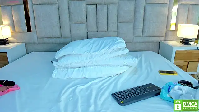 valtira nova online show from 03-19-26, 07:14