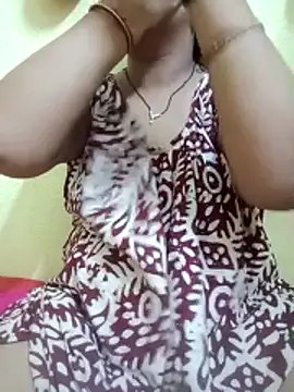 Snapshot of Super-Couple chatting on 06-18-26, 10:31 Super-Couple online show from 06-18-26, 10:31